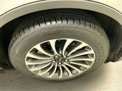 Used 2021 Lincoln Aviator Reserve w/ Elements Package Plus image 8