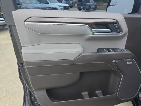 Used 2022 Chevrolet Silverado 1500 LT Trail Boss w/ Convenience Package II image 18