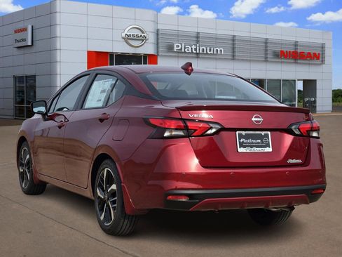 New 2025 Nissan Versa SR w/ Trunk Package image 4