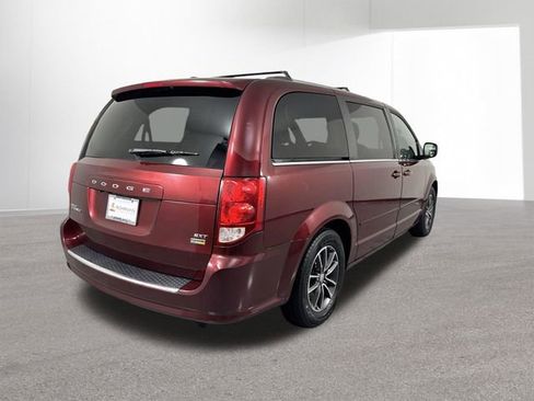 Used 2017 Dodge Grand Caravan SXT FWD image 35