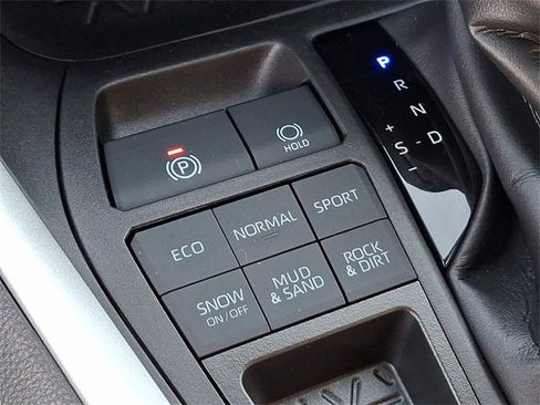 Used 2023 Toyota RAV4 LE image 25