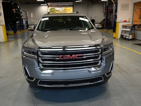 Used 2023 GMC Acadia SLE w/ Driver Convenience Package image 2