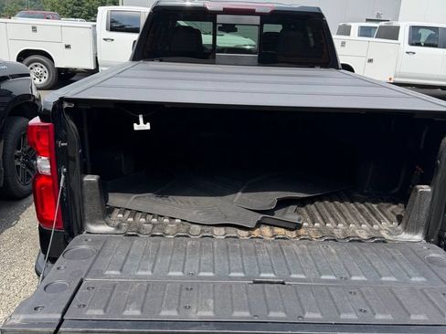 Used 2024 Chevrolet Silverado 1500 LT Trail Boss w/ Convenience Package II AWD/4WD image 11