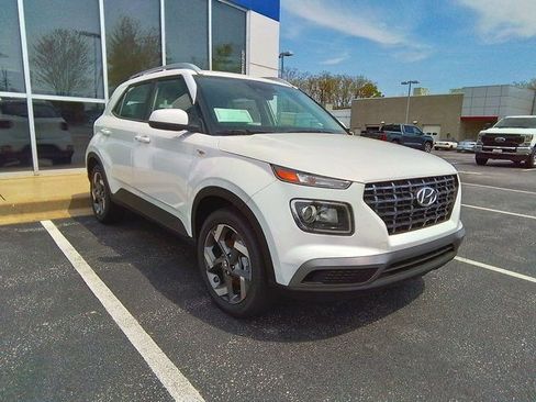 New 2025 Hyundai Venue SEL image 1