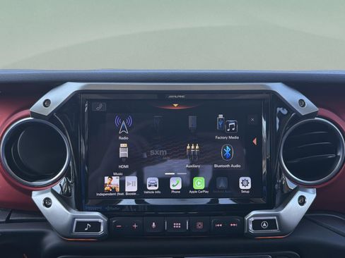 Used 2020 Jeep Gladiator Rubicon image 16