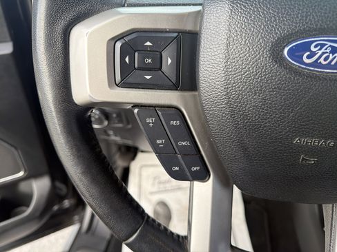 Used 2017 Ford F250 Lariat w/ Chrome Package image 19