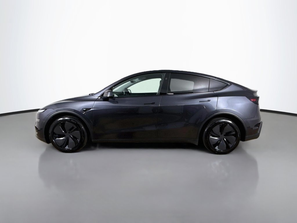 Used 2026 Tesla Model Y AWD image 4