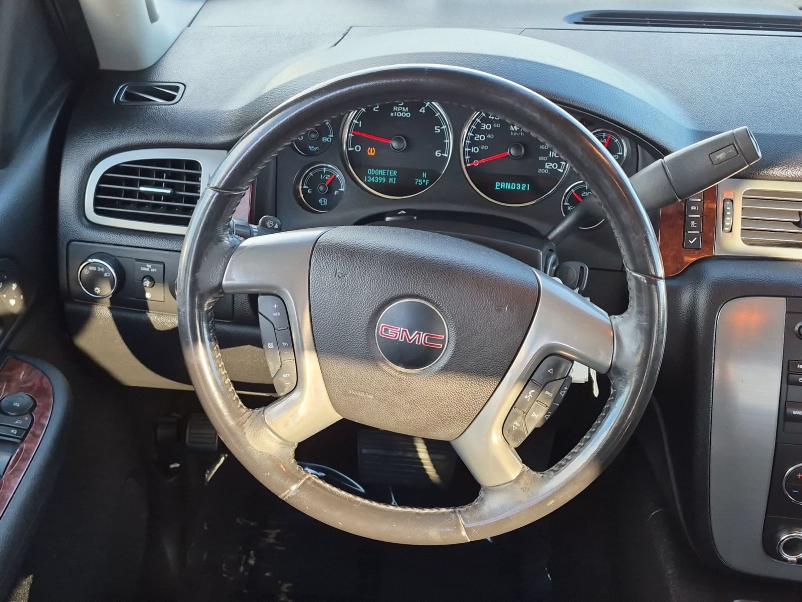 Used 2009 GMC Sierra 1500 SLT w/ SLT Convenience Package AWD/4WD image 17