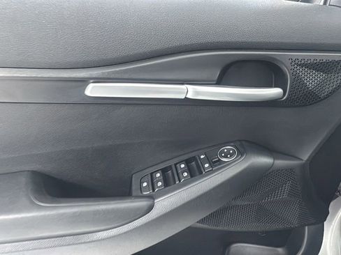 Used 2023 Kia Seltos LX image 19