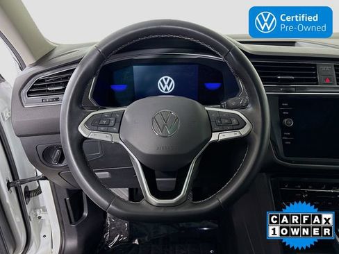 Certified 2022 Volkswagen Tiguan SE w/ Panoramic Sunroof Package image 12