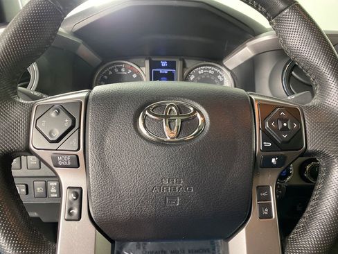Certified 2022 Toyota Tacoma Limited image 14