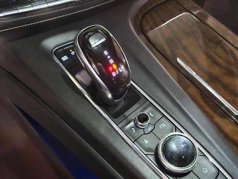 Used 2021 Cadillac Escalade Premium Luxury Platinum image 12