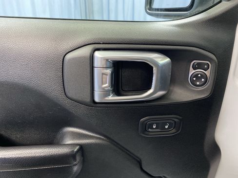 Certified 2020 Jeep Wrangler Sport image 12