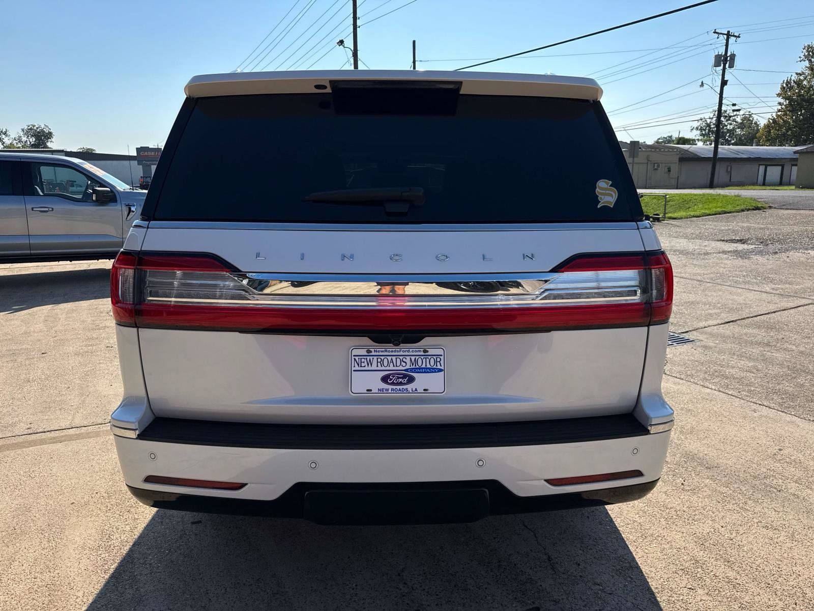 Used 2019 Lincoln Navigator Reserve AWD/4WD image 6