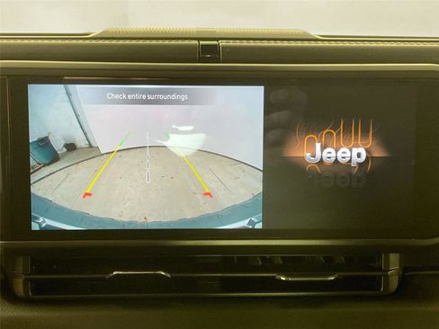 Used 2024 Jeep Wrangler Unlimited Rubicon AWD/4WD image 15