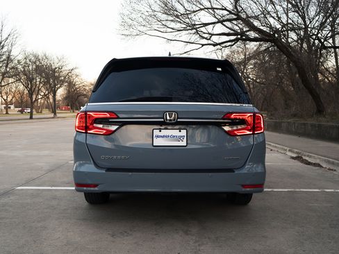 Used 2023 Honda Odyssey Touring image 8