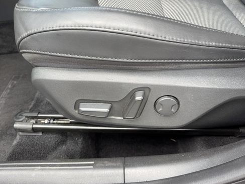 Used 2023 Kia Niro EX FWD image 13