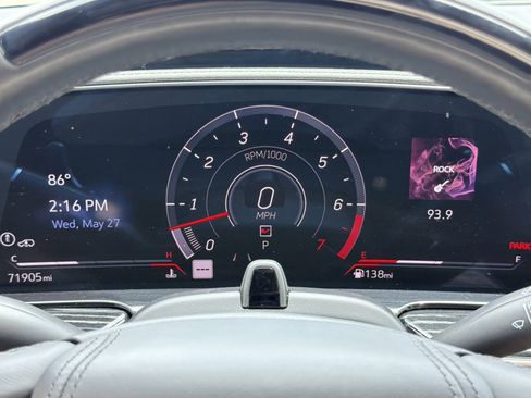 Used 2023 Cadillac Escalade ESV V AWD/4WD image 21