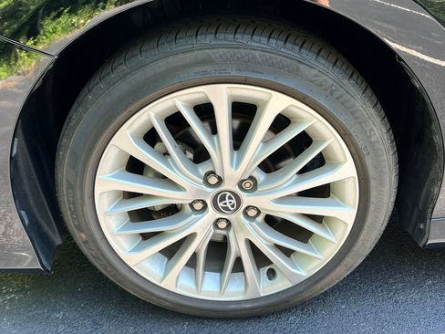 Used 2020 Toyota Camry XLE FWD image 24