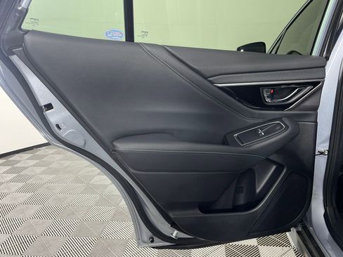 Used 2021 Subaru Outback Limited image 12