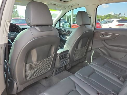 Used 2023 Audi Q7 2.0T Premium Plus w/ Premium Plus Package AWD/4WD image 12