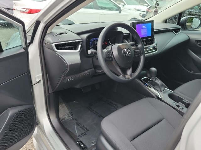 Used 2026 Toyota Corolla LE FWD image 12