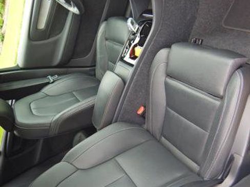 Used 2025 Volvo XC40 B5 Plus AWD/4WD image 17