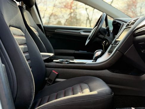 Used 2014 Ford Fusion SE image 26