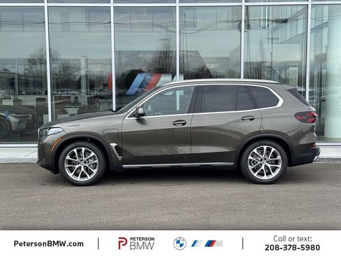 New 2026 BMW X5 xDrive50e image 3