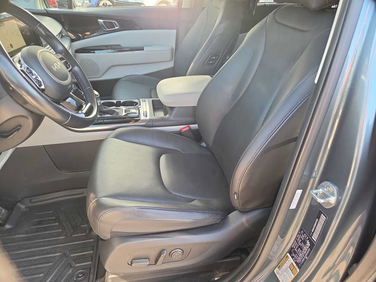 Used 2022 Kia Carnival SX FWD image 16