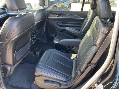 Used 2023 Jeep Grand Cherokee L Limited w/ Black Appearance Package image 23