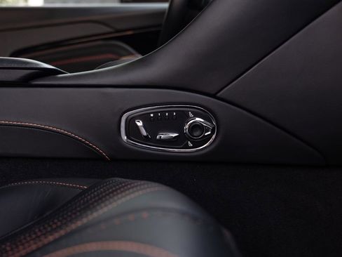 Used 2018 Aston Martin DB11 Coupe image 59