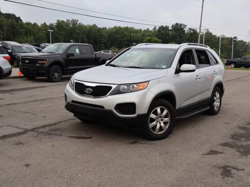 Used 2013 Kia Sorento LX AWD/4WD image 2