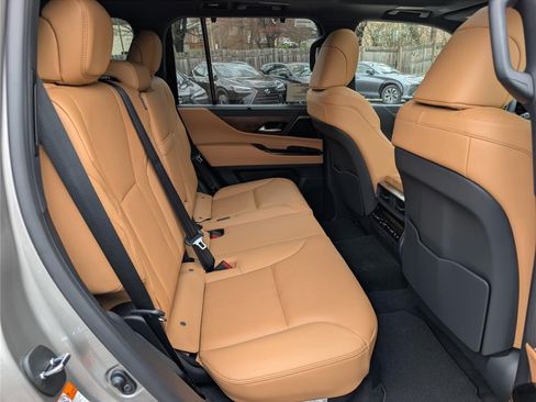 New 2026 Lexus LX 700h Luxury image 8