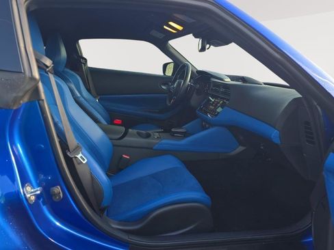 Used 2025 Nissan Z Performance w/ Floor Mat Package RWD image 5