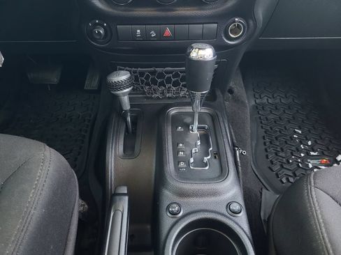 Used 2014 Jeep Wrangler Unlimited Sport w/ Quick Order Package 24S AWD/4WD image 11