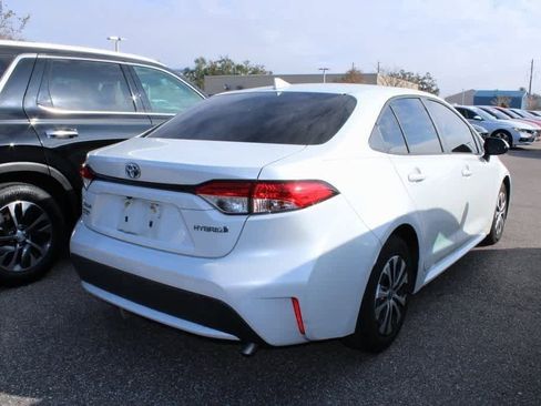 Used 2022 Toyota Corolla LE image 3