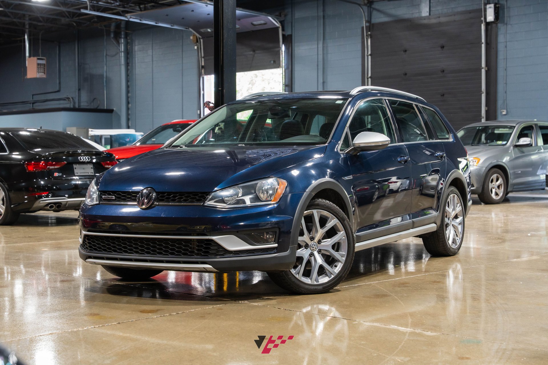 Used 2017 Volkswagen Golf Alltrack SEL AWD/4WD image 1