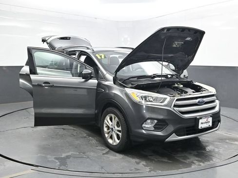 Used 2017 Ford Escape SE w/ Equipment Group 201A AWD/4WD image 46