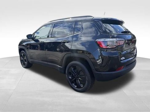 Used 2018 Jeep Compass Latitude w/ Popular Equipment Group image 5