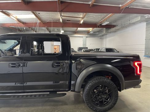 Used 2019 Ford F150 Raptor w/ Equipment Group 802A Luxury image 29