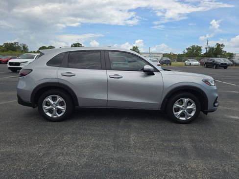 Used 2023 Honda HR-V LX image 3