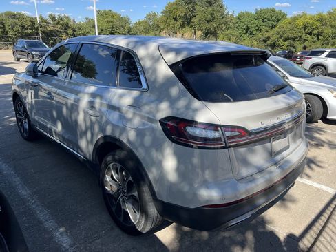 Used 2023 Lincoln Nautilus Reserve AWD/4WD image 5