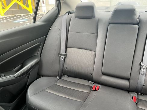 Used 2025 Nissan Altima 2.5 SV FWD image 40