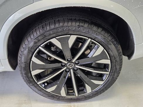New 2026 Volvo XC90 T8 Plus w/ Protection Package Premier AWD/4WD image 7