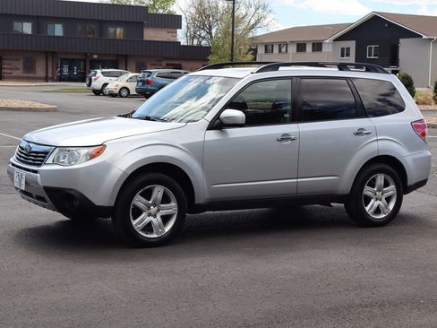 Used 2010 Subaru Forester 2.5X Premium image 10