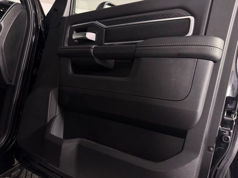 Certified 2025 RAM 2500 Big Horn AWD/4WD image 31
