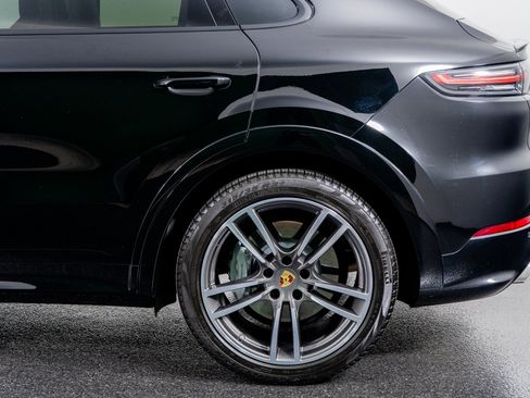 Used 2023 Porsche Cayenne Turbo image 17