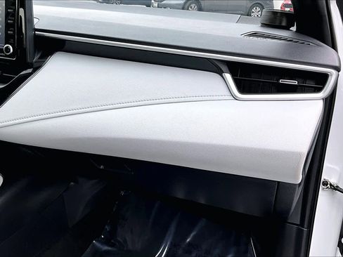Used 2022 Toyota Corolla SE image 17
