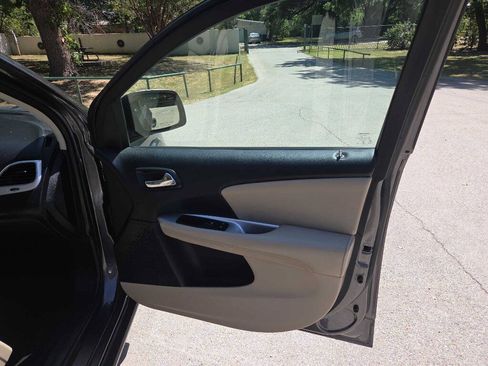 Used 2016 Dodge Journey SE w/ Flexible Seating Group FWD image 26